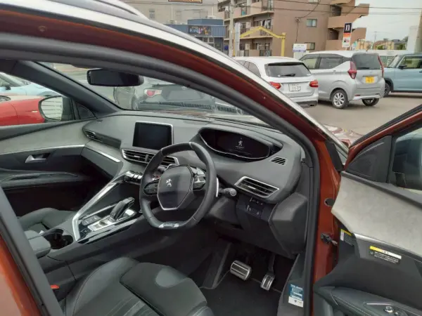 2021 Peugeot 5008 — photo 8 | Tuminion Kenya