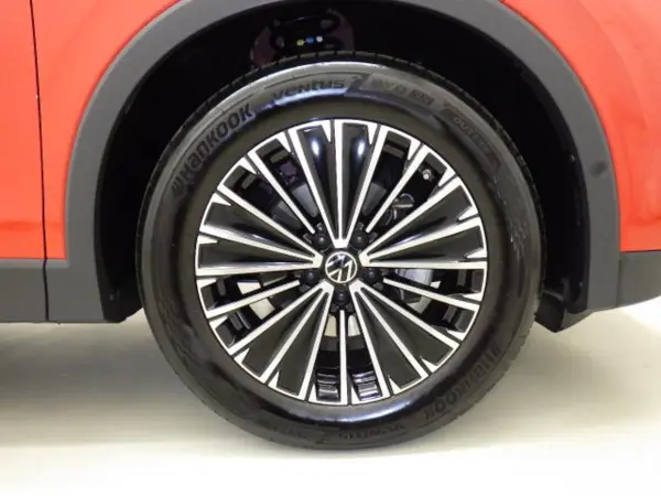 Volkswagen Tiguan eTSI Elegance (Red) — photo 7