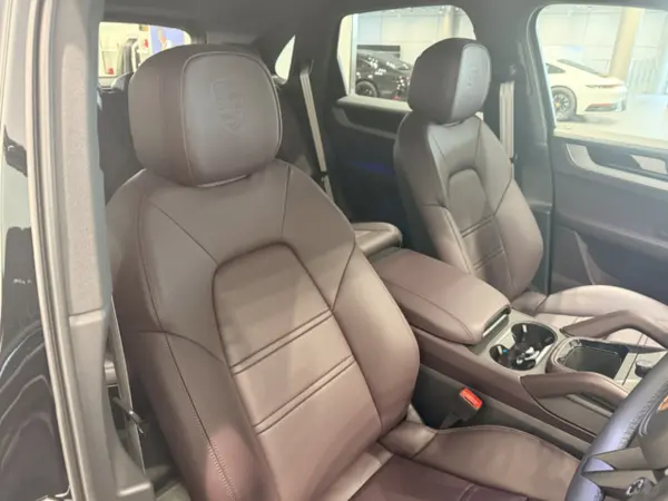 2025 Porsche Cayenne — photo 7 | Tuminion Kenya