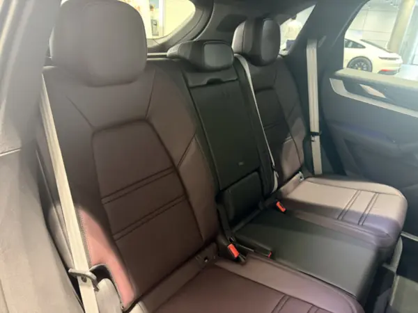 2025 Porsche Cayenne — photo 8 | Tuminion Kenya