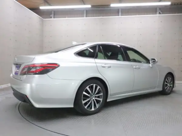 2019 Toyota Crown — photo 2 | Tuminion Kenya