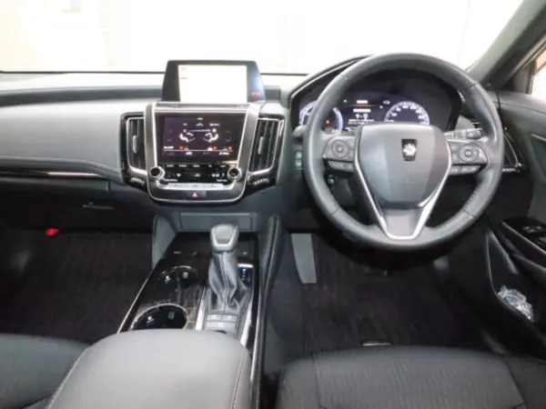2019 Toyota Crown — photo 3 | Tuminion Kenya