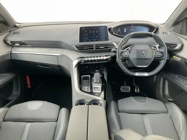 2022 Peugeot 5008 — photo 3 | Tuminion Kenya