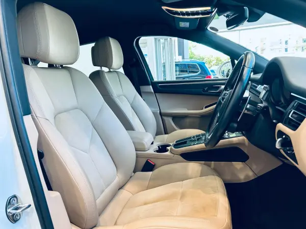 2021 Porsche Macan — photo 9 | Tuminion Kenya