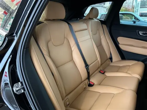 2020 Volvo Xc60 — photo 8 | Tuminion Kenya