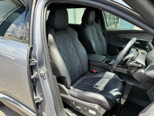 2024 Peugeot 5008 — photo 8 | Tuminion Kenya