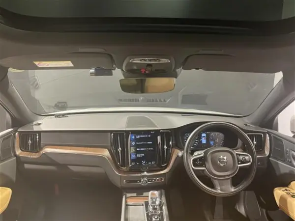 2021 Volvo Xc60 — photo 2 | Tuminion Kenya