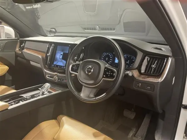 2021 Volvo Xc60 — photo 7 | Tuminion Kenya