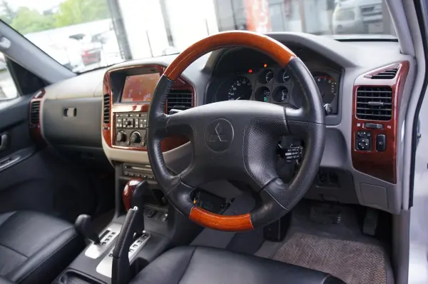 2003 Mitsubishi Pajero — photo 7 | Tuminion Kenya