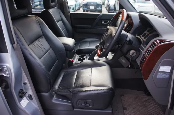 2003 Mitsubishi Pajero — photo 8 | Tuminion Kenya