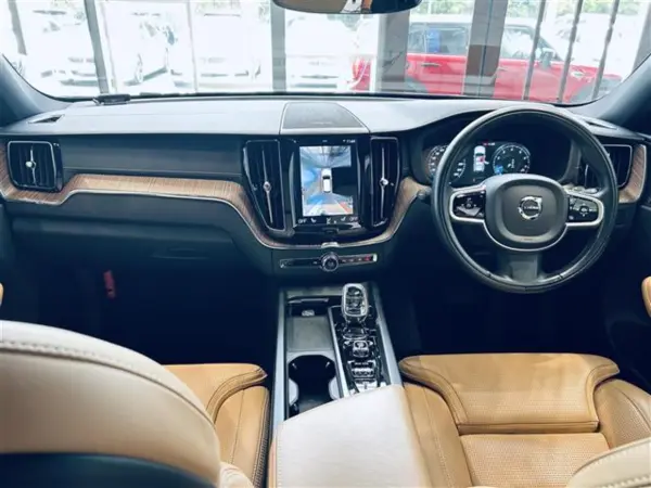 2021 Volvo Xc60 — photo 2 | Tuminion Kenya