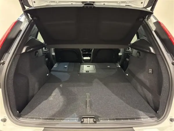 2019 Volvo Xc40 — photo 7 | Tuminion Kenya