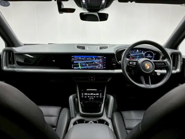 2024 Porsche Cayenne — photo 2 | Tuminion Kenya