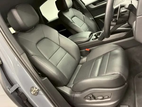 2024 Porsche Cayenne — photo 3 | Tuminion Kenya