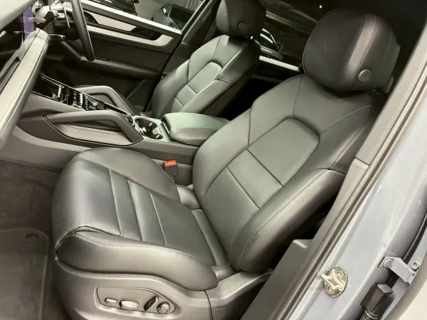 2024 Porsche Cayenne — photo 7 | Tuminion Kenya