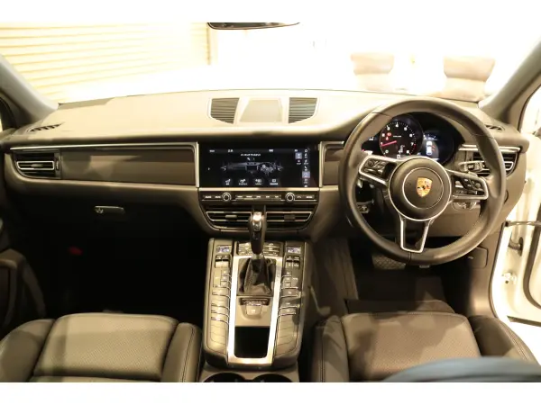 2020 Porsche Macan — photo 3 | Tuminion Kenya