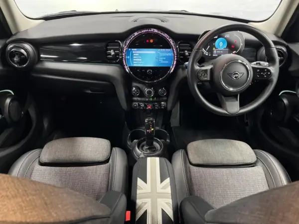 2022 Mini Cooper — photo 2 | Tuminion Kenya