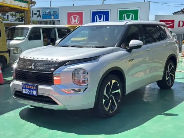 2023 Mitsubishi Outlander — photo 2 | Tuminion Kenya