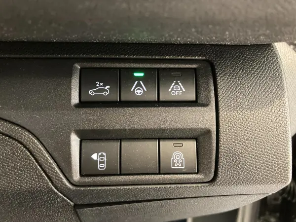 2023 Peugeot 3008 — photo 8 | Tuminion Kenya
