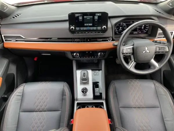2022 Mitsubishi Outlander — photo 2 | Tuminion Kenya