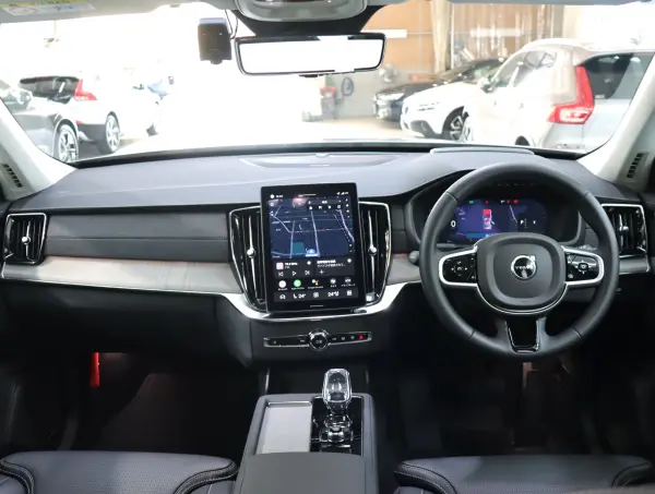 2025 Volvo Xc90 — photo 8 | Tuminion Kenya