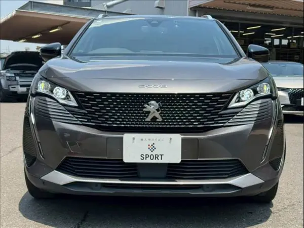 2021 Peugeot 5008 — photo 8 | Tuminion Kenya