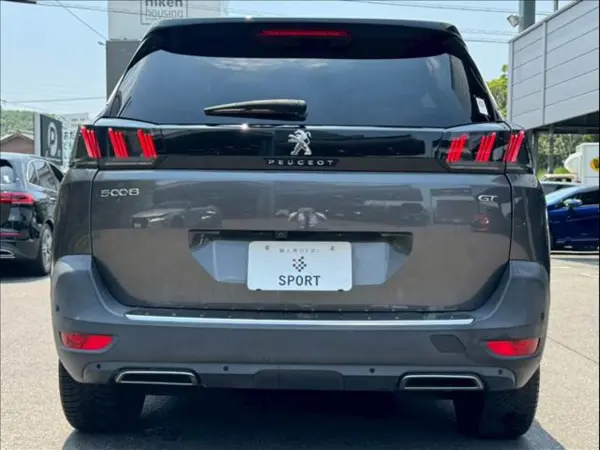 2021 Peugeot 5008 — photo 9 | Tuminion Kenya