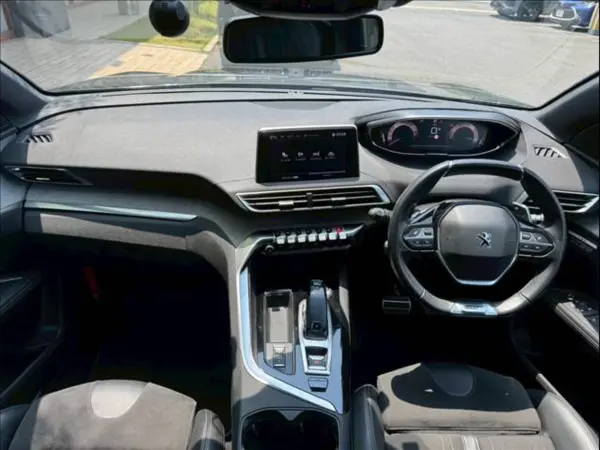 2021 Peugeot 5008 — photo 3 | Tuminion Kenya