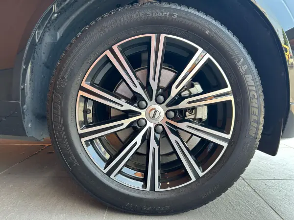 2021 Volvo Xc60 — photo 9 | Tuminion Kenya