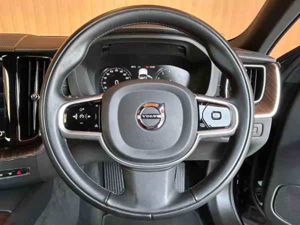 2021 Volvo Xc60 — photo 7 | Tuminion Kenya