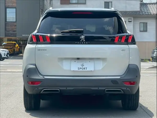 2022 Peugeot 5008 — photo 9 | Tuminion Kenya