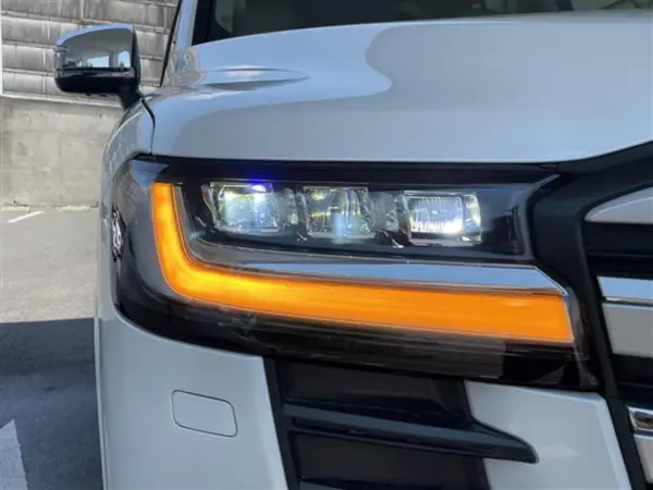 2021 Toyota Landrcuiser 300 — photo 9 | Tuminion Kenya