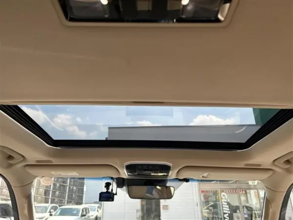 2021 Toyota Landrcuiser 300 — photo 3 | Tuminion Kenya