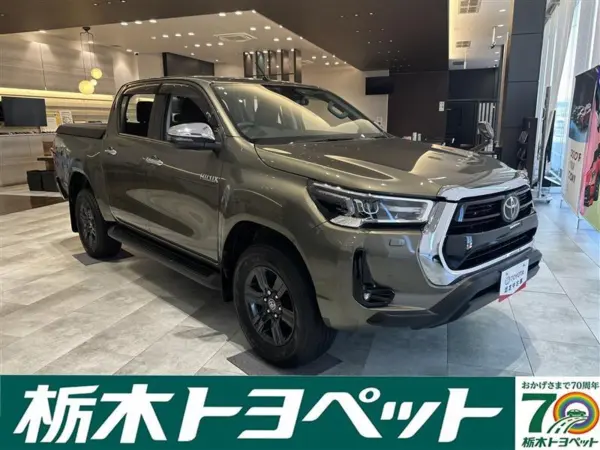 Toyota Hilux 2.4 Z Diesel Turbo 4WD (Grey)