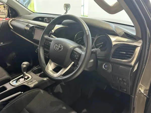 2023 Toyota Hilux — photo 7 | Tuminion Kenya