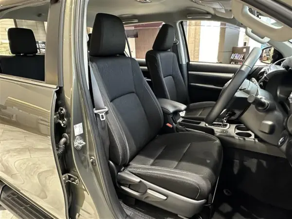 2023 Toyota Hilux — photo 8 | Tuminion Kenya