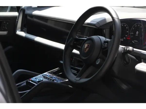 2026 Porsche Cayenne — photo 9 | Tuminion Kenya