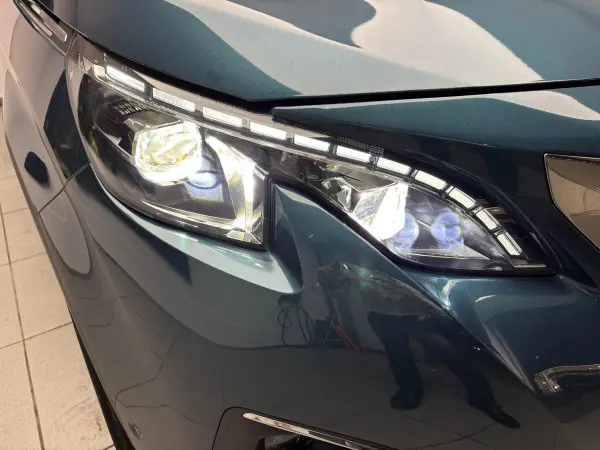 2019 Peugeot 5008 — photo 8 | Tuminion Kenya