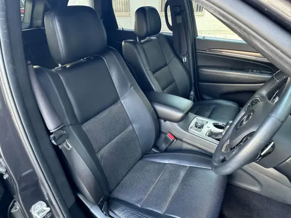 2018 Jeep Grand Cherokee — photo 8 | Tuminion Kenya