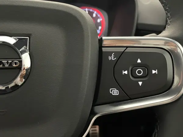 2021 Volvo Xc40 — photo 3 | Tuminion Kenya
