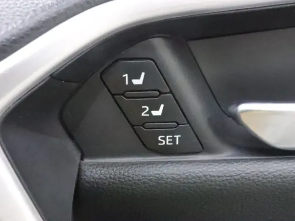 2019 Toyota  Rav4 — photo 8 | Tuminion Kenya