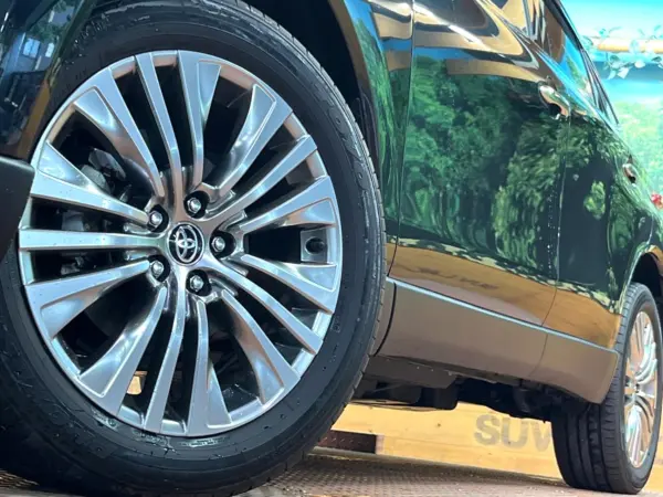 2023 Toyota Harrier — photo 9 | Tuminion Kenya