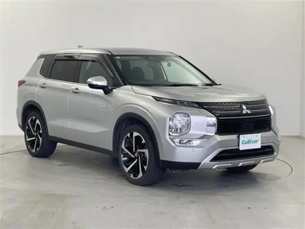 2022 Mitsubishi Outlander — photo 9 | Tuminion Kenya
