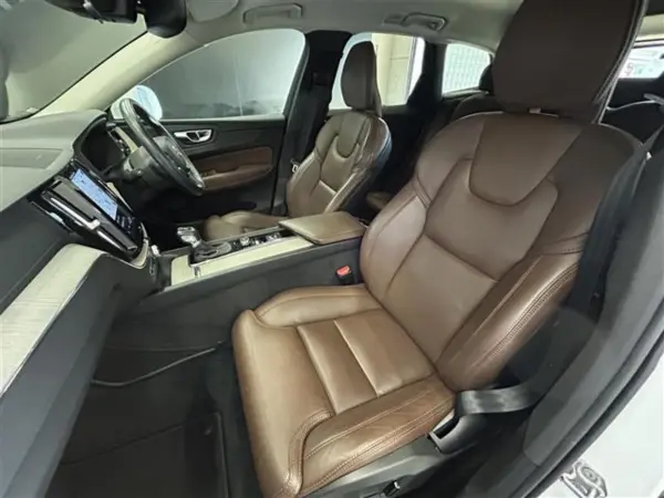 2020 Volvo Xc60 — photo 3 | Tuminion Kenya