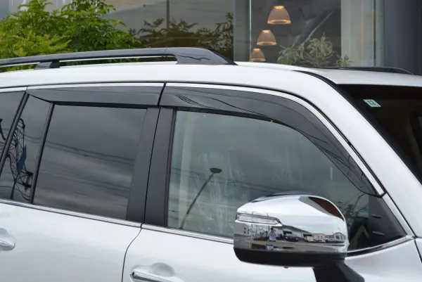 2024 Toyota Landrcuiser 300 — photo 9 | Tuminion Kenya