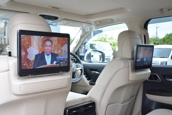 2024 Toyota Landrcuiser 300 — photo 3 | Tuminion Kenya
