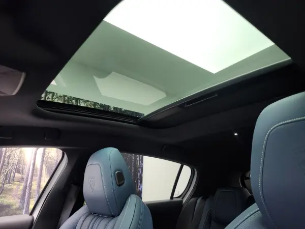 2023 Peugeot 308 — photo 7 | Tuminion Kenya