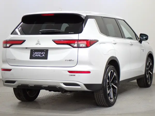 2022 Mitsubishi Outlander — photo 3 | Tuminion Kenya
