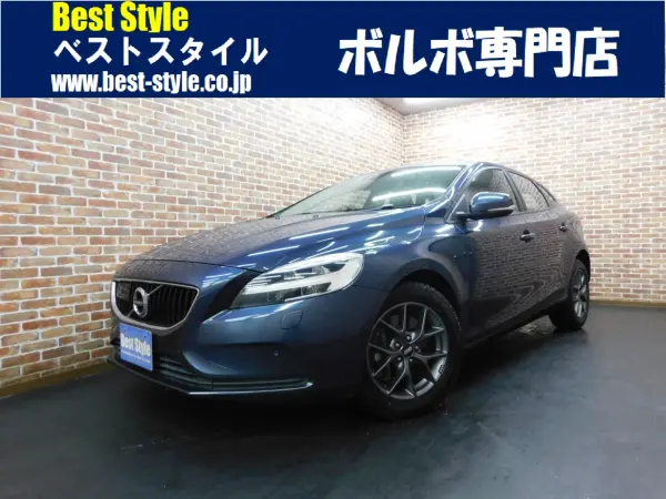 Volvo V40 D4 Dynamic Edition Diesel Turbo Special Edition 1-Owner IntelliSafe Half Leather Navigation Backup Camera Smart Key DSRC Front/Rear Dashcam Daytime LED P-Assist Pilot Aisin 8-Speed Automatic BBS Wheels Non-Smoking Maintenance Records 2018 Model (Denim Blue Metallic)