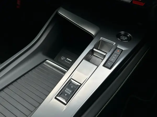 2025 Peugeot 308 — photo 7 | Tuminion Kenya